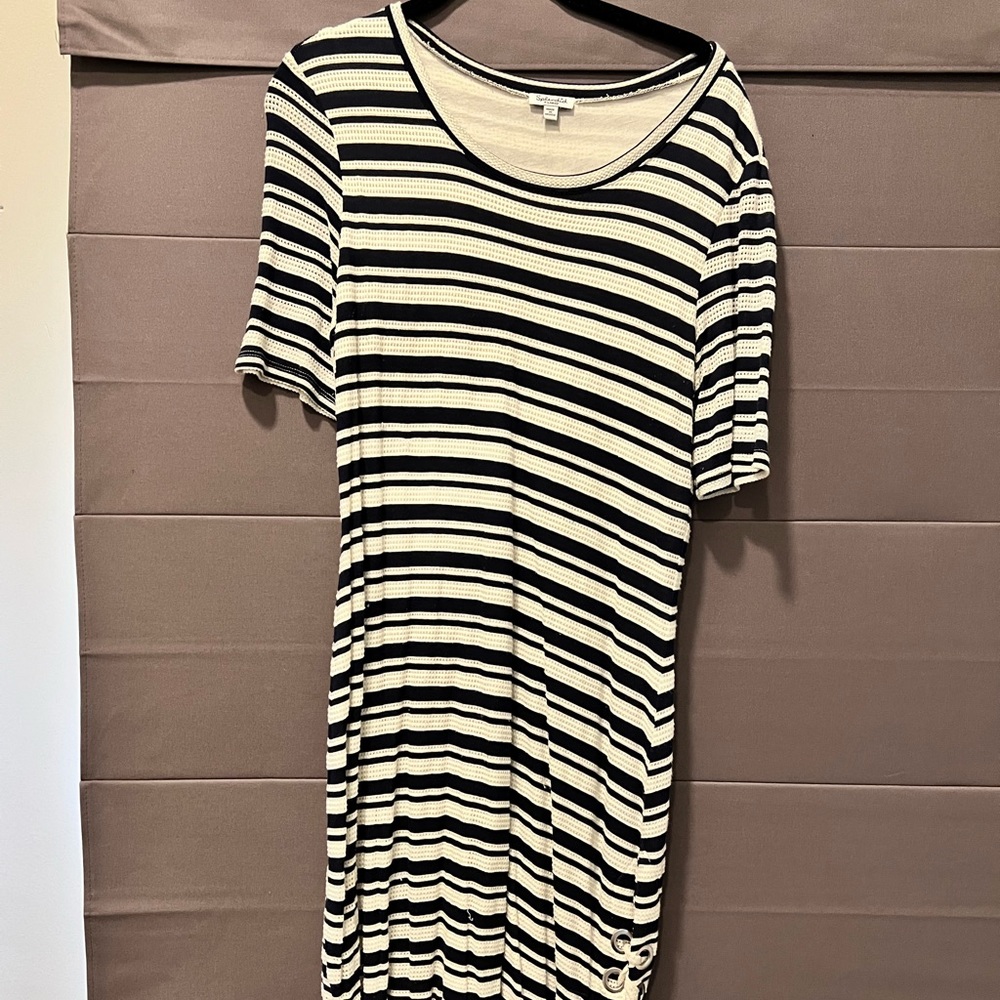 Splendid striped tshirt dress with great detail - loved for maternity!